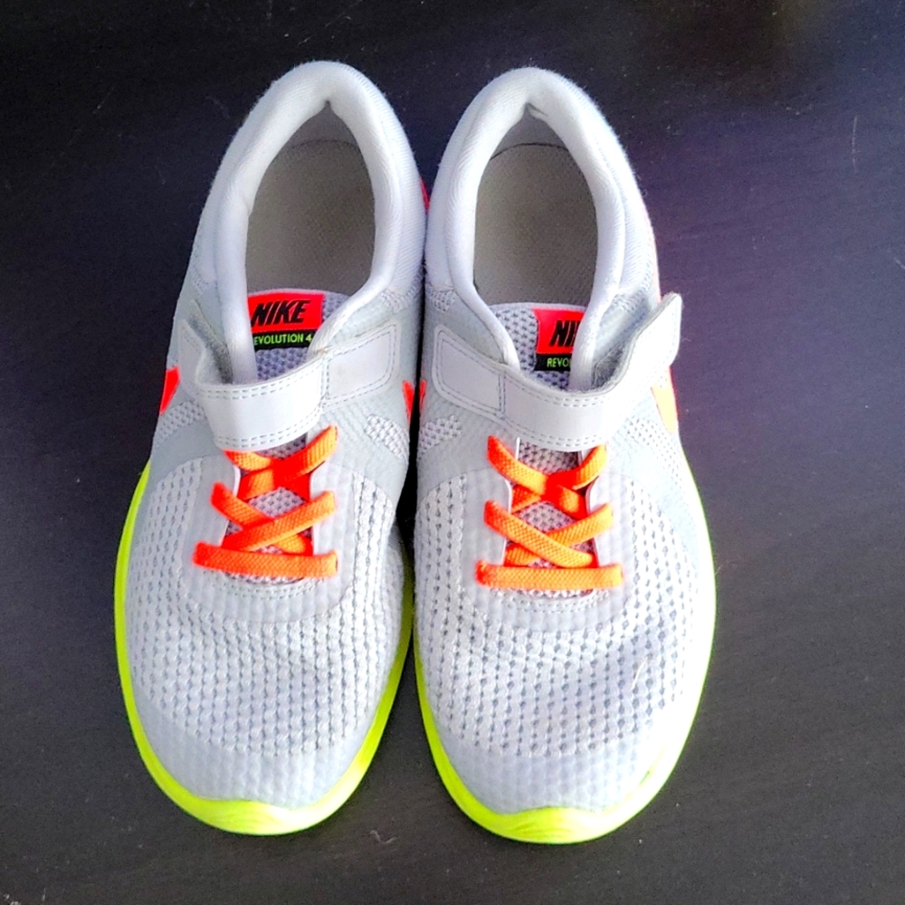 Nike girls running shoes